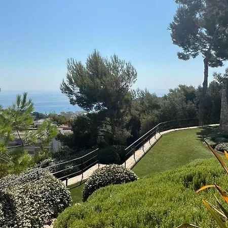 Premium 'paradise' In Vila